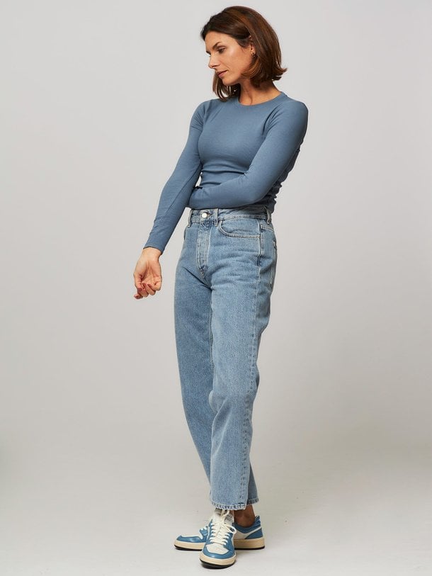 Ontdek de Alexa organic cotton rib longsleeve van Samsoe Samsoe in de kleur blauwgrijs bij Orangebag. Op werkdagen voor 21:45 besteld, morgen in huis.