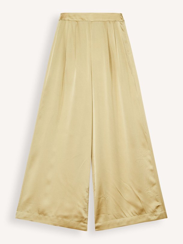 Ontdek de Swan zijden broek van Karma Koma in de kleur olijfgroen bij Orangebag. Op werkdagen voor 21:45 besteld, morgen in huis.