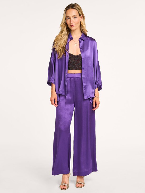 Ontdek de Swan zijden broek van Karma Koma in de kleur paars bij Orangebag. Op werkdagen voor 21:45 besteld, morgen in huis.