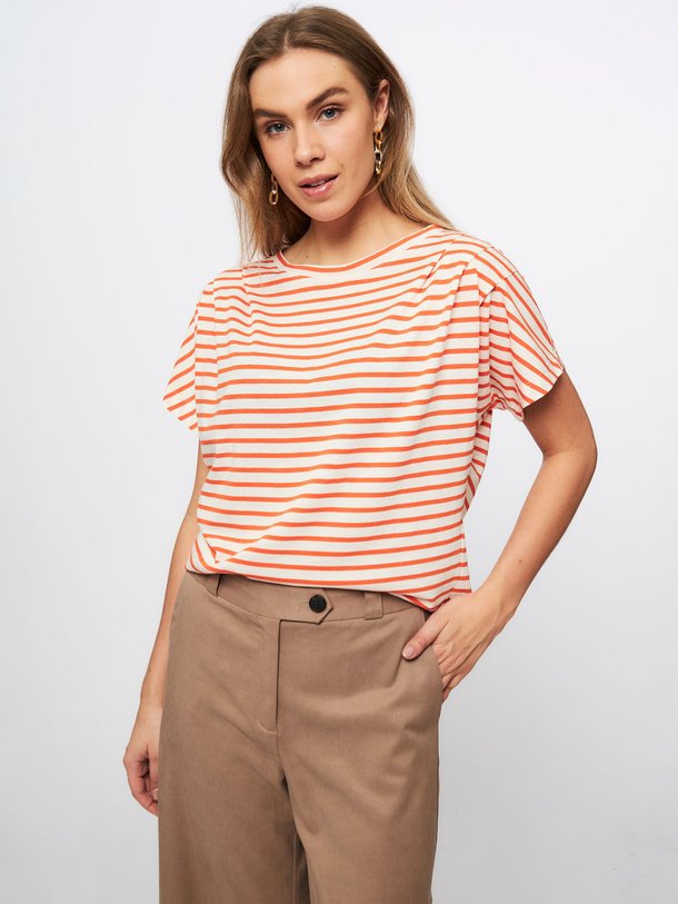 Ontdek de Zeline katoenmix gestreept T-shirt van Nathalie Vleeschouwer in de kleur oranje bij Orangebag. Op werkdagen voor 21:45 besteld, morgen in huis.