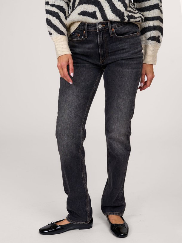 Ontdek de Mizuki mid waist slim fit skinny jeans van Denham in de kleur zwart bij Orangebag. Op werkdagen voor 21:45 besteld, morgen in huis.