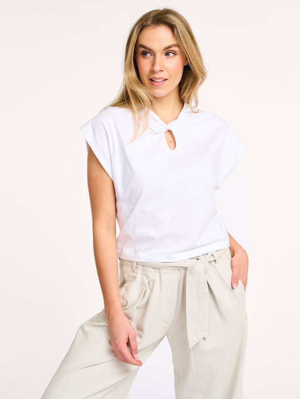 Ontdek de Twist - Shout katoenen top van Sessun in de kleur wit bij Orangebag. Op werkdagen voor 21:45 besteld, morgen in huis.