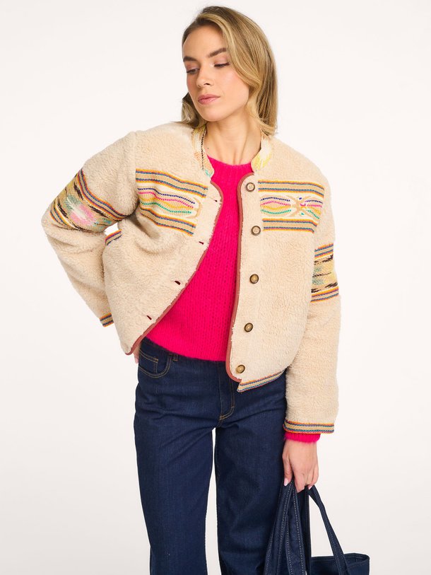 Ontdek de Siri geweven teddy jack met borduursel van Lollys Laundry in de kleur Beige bij Orangebag. Op werkdagen voor 21:45 besteld, morgen in huis.