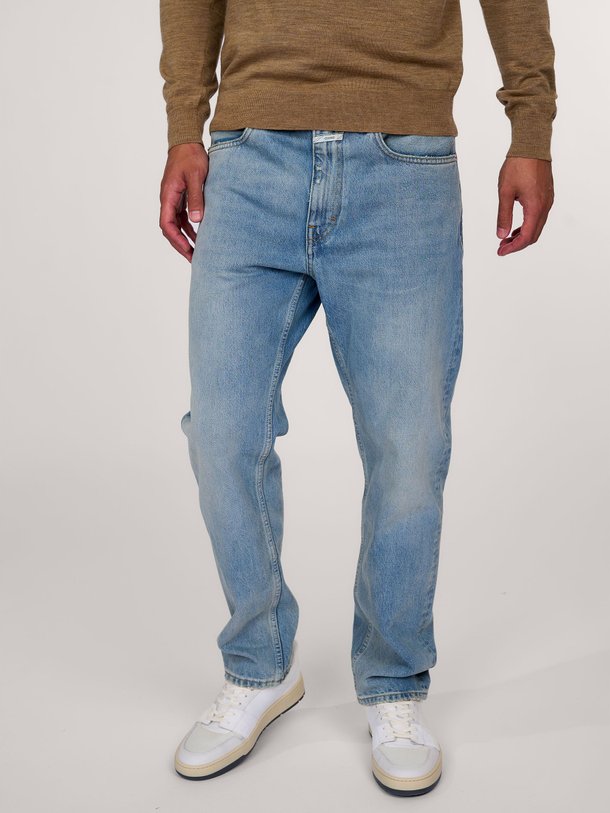 Ontdek de Cooper regular waist tapered fit jeans van Closed in de kleur lichtblauw bij Orangebag. Op werkdagen voor 21:45 besteld, morgen in huis.