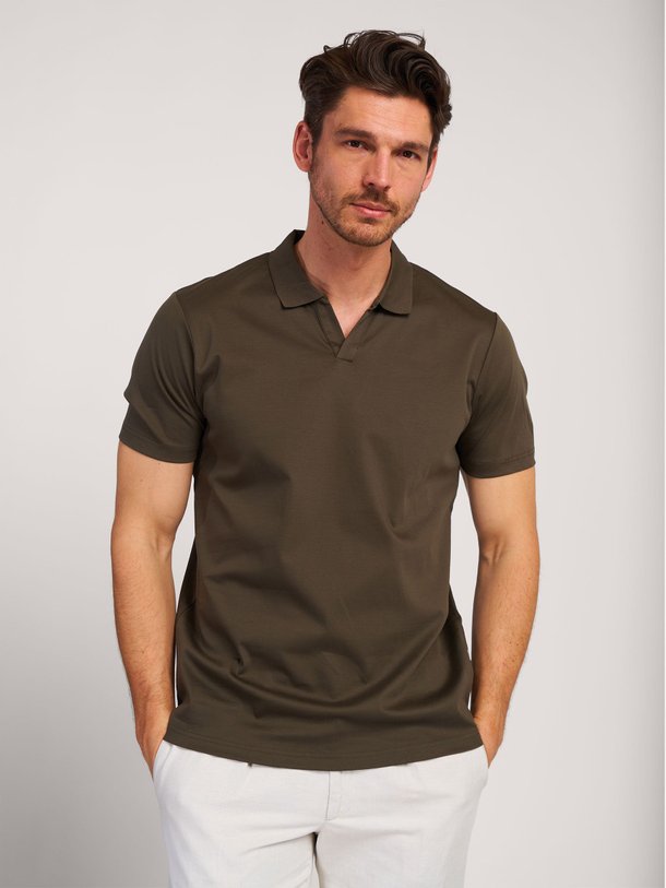 Ontdek de Paul organic cotton polo van NN.07 in de kleur army bij Orangebag. Op werkdagen voor 21:45 besteld, morgen in huis.