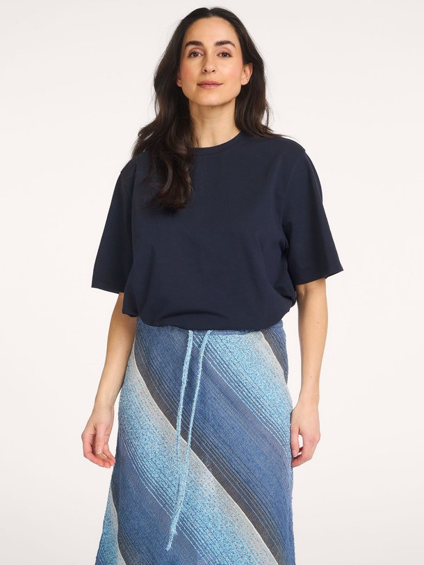 Ontdek de Archie katoenen T-shirt van Sea Me Happy in de kleur Donkerblauw bij Orangebag. Op werkdagen voor 21:45 besteld, morgen in huis.