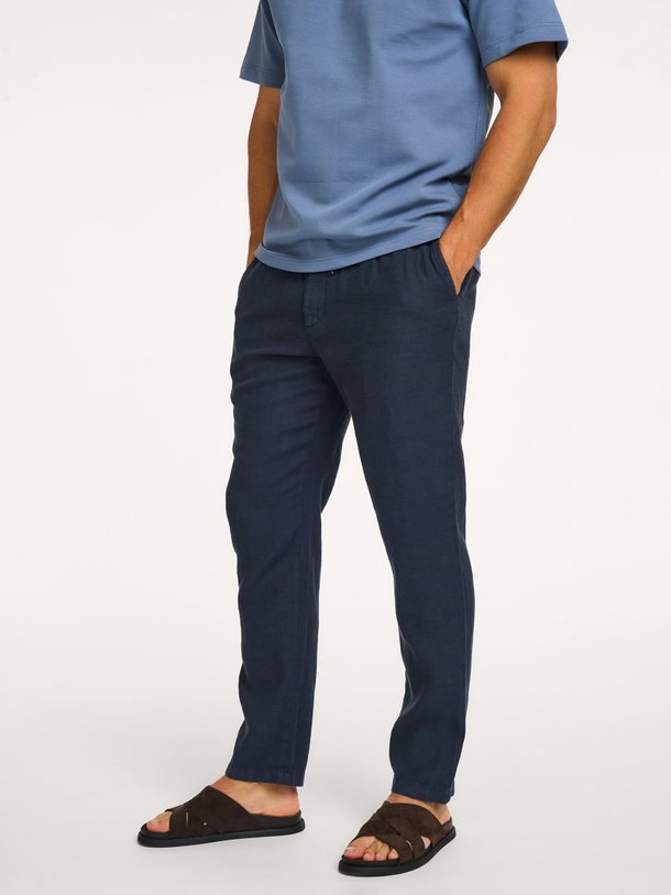 Ontdek de VIGO TAPERED van Closed bij Orangebag. Op werkdagen voor 21:45 besteld, morgen in huis.
