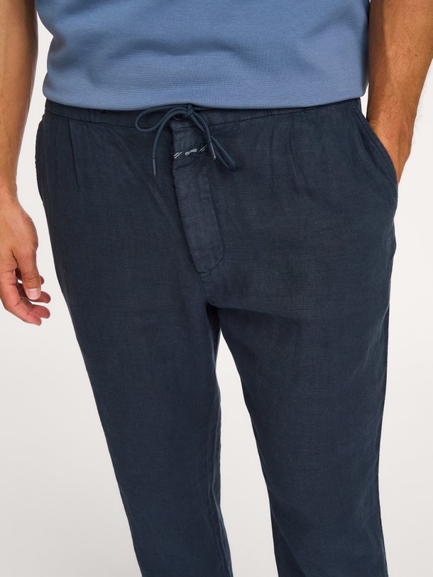 Ontdek de VIGO TAPERED van Closed bij Orangebag. Op werkdagen voor 21:45 besteld, morgen in huis.