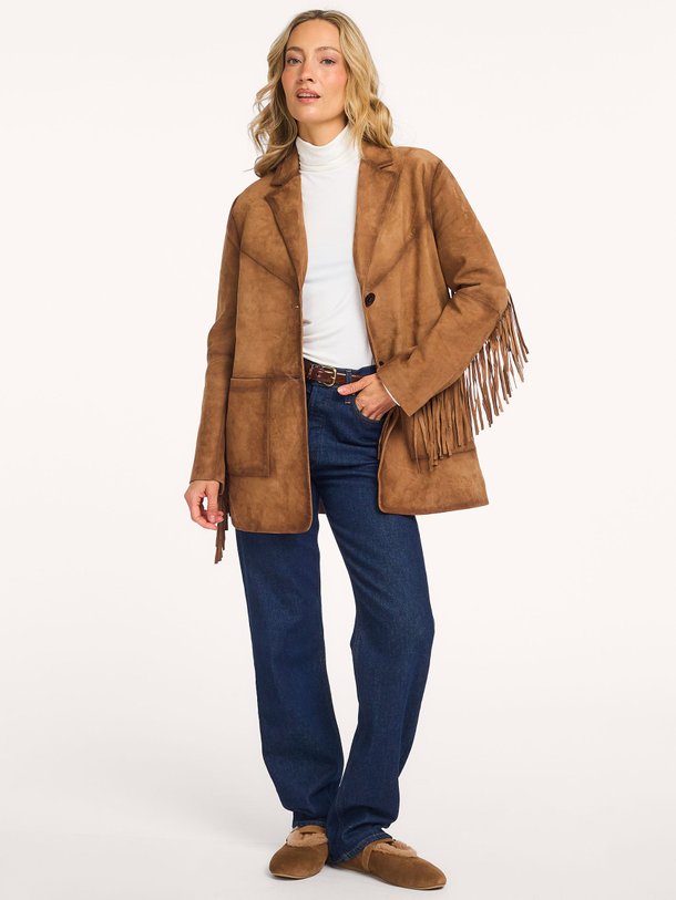 Ontdek de Vitoria suède jas met franjes van Studio AR in de kleur Cognac bij Orangebag. Op werkdagen voor 21:45 besteld, morgen in huis.