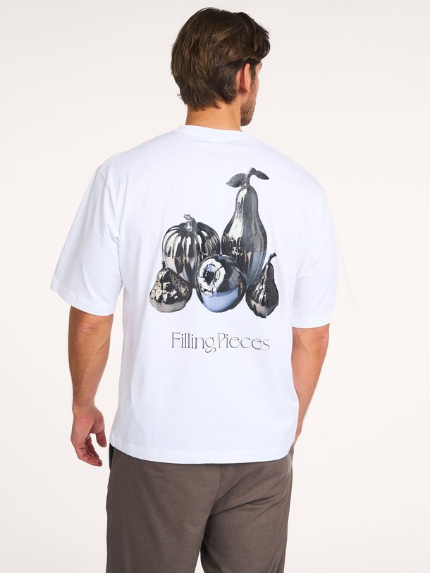 Ontdek de Organic cotton T-shirt met print van Filling Pieces in de kleur Wit bij Orangebag. Op werkdagen voor 21:45 besteld, morgen in huis.
