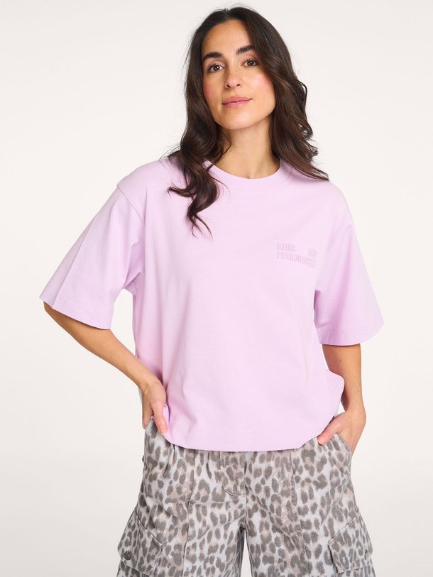 Ontdek de Jiana organic cotton logo T-shirt van Baum und Pferdgarten in de kleur Lila bij Orangebag. Op werkdagen voor 21:45 besteld, morgen in huis.