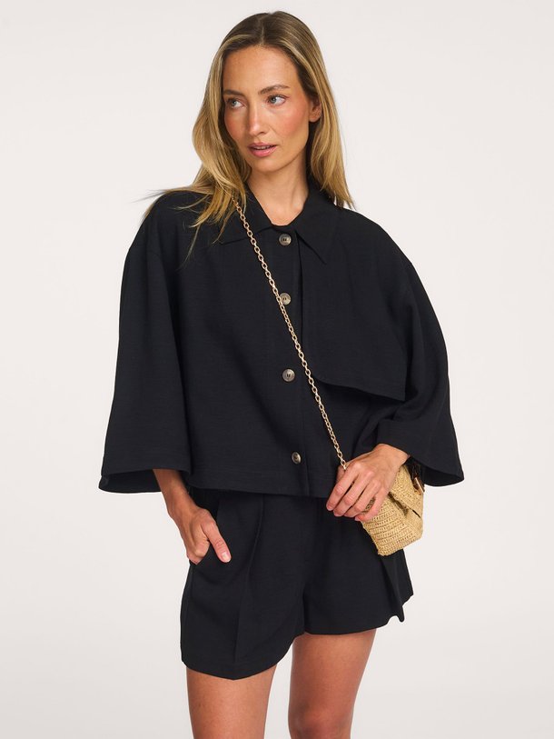 Ontdek de Pattin viscosemix jasje van Ruby Tuesday in de kleur Zwart bij Orangebag. Op werkdagen voor 21:45 besteld, morgen in huis.