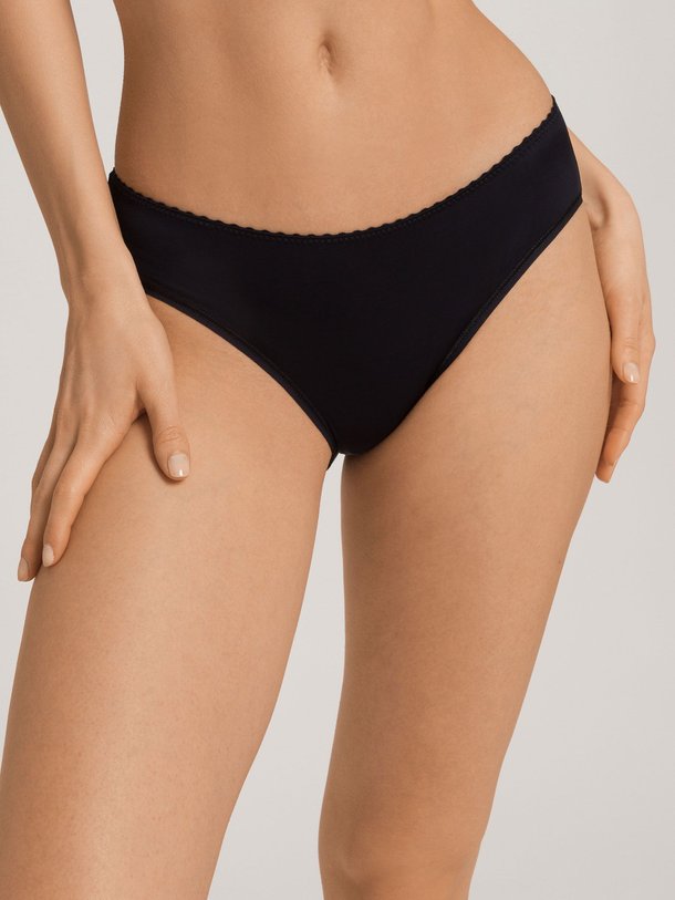 Ontdek de Mini Briefs viscosemix slip van Hanro in de kleur zwart bij Orangebag. Op werkdagen voor 21:45 besteld, morgen in huis.