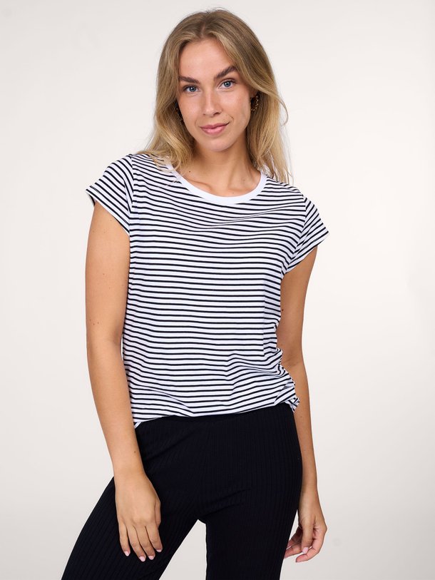 Ontdek de Teasy organic cotton T-shirt met dessin van Mads Norgaard in de kleur zwart bij Orangebag. Op werkdagen voor 21:45 besteld, morgen in huis.