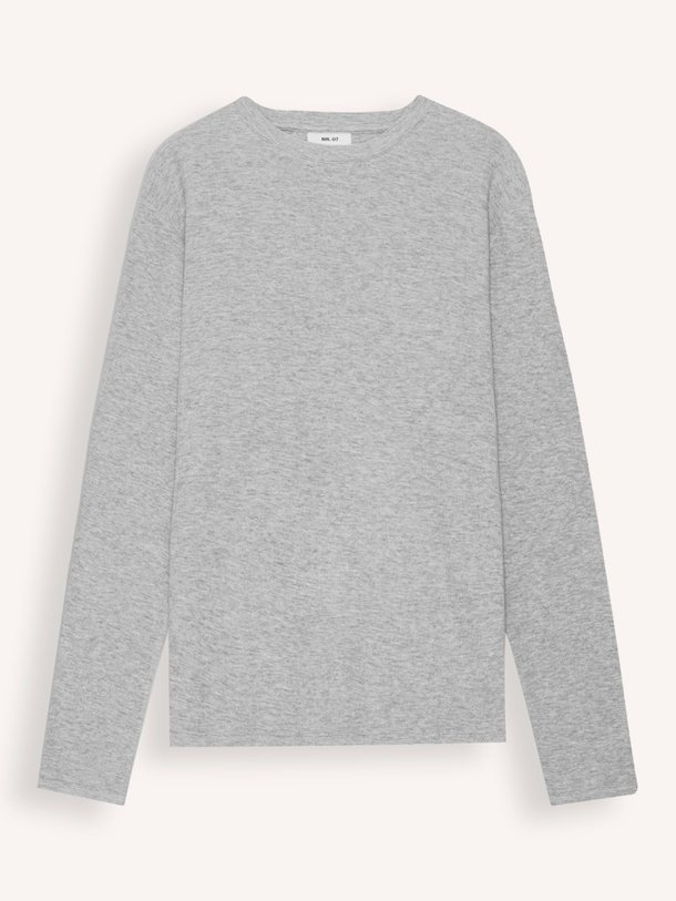 Ontdek de Clive katoenmix gemêleerde longsleeve van NN.07 in de kleur grijs bij Orangebag. Op werkdagen voor 21:45 besteld, morgen in huis.