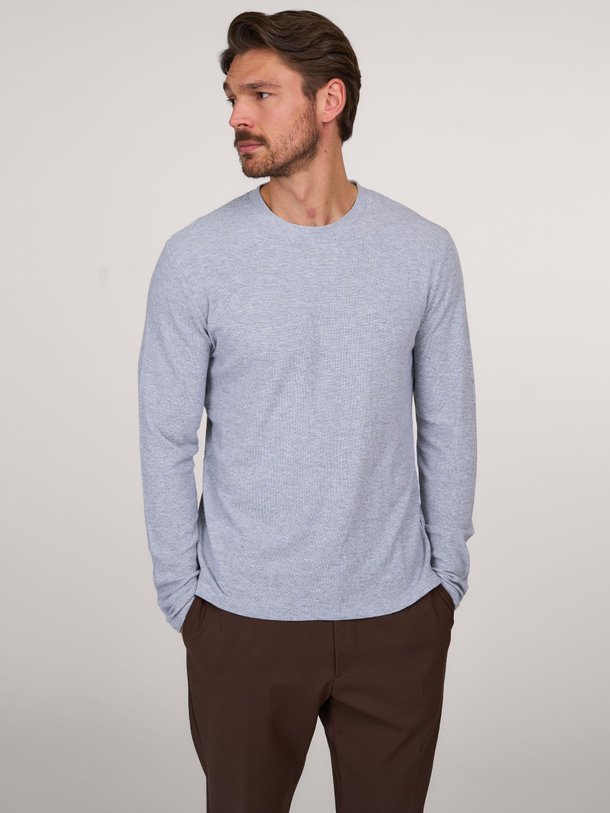 Ontdek de Clive katoenmix gemêleerde longsleeve van NN.07 in de kleur grijs bij Orangebag. Op werkdagen voor 21:45 besteld, morgen in huis.