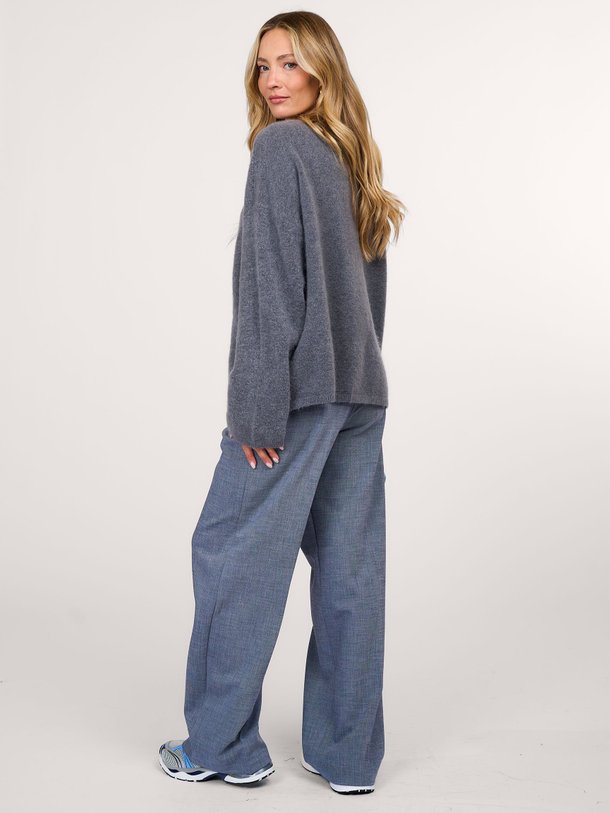 Ontdek de Viscosemix wide leg pantalon van Yaya in de kleur blauwgrijs bij Orangebag. Op werkdagen voor 21:45 besteld, morgen in huis.