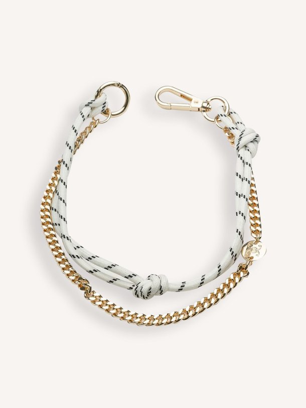 Ontdek de Nate bag charm van Bow19 in de kleur off-white bij Orangebag. Op werkdagen voor 21:45 besteld, morgen in huis.