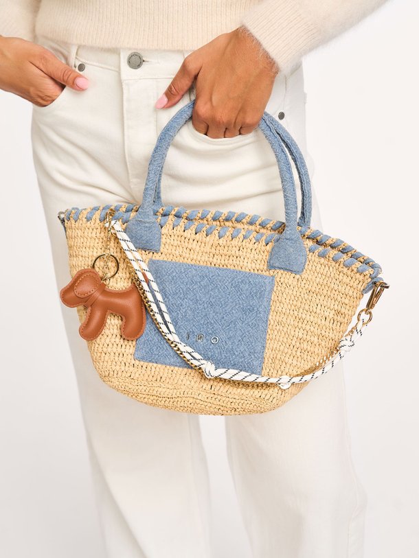 Ontdek de Nate bag charm van Bow19 in de kleur off-white bij Orangebag. Op werkdagen voor 21:45 besteld, morgen in huis.
