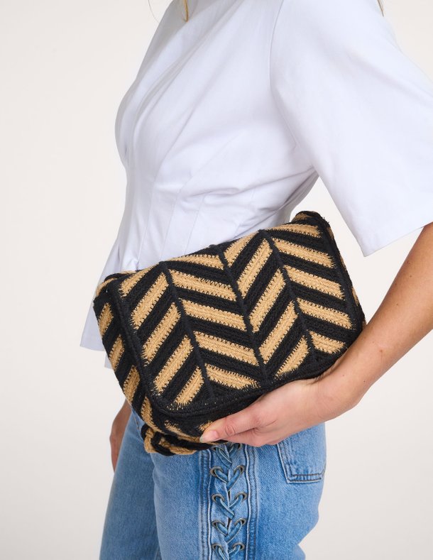 Ontdek de Festinno jute crossbody tas met dessin van La Fee Maraboutee in de kleur Zwart bij Orangebag. Op werkdagen voor 21:45 besteld, morgen in huis.