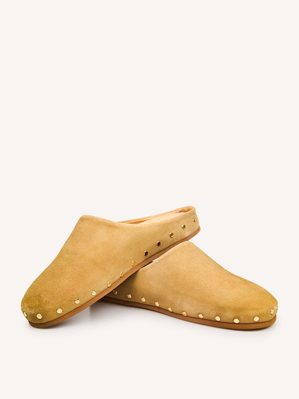 Ontdek de Suède muiltjes met studs van Posa in de kleur Camel bij Orangebag. Op werkdagen voor 21:45 besteld, morgen in huis.