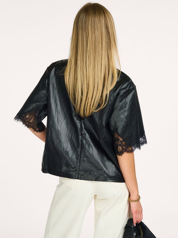 Co'Couture Gittcc Box Lace Tee Ontdek de GittCC Box Lace Tee van Co'Couture bij Orangebag. Op werkdagen voor 21:45 besteld, morgen in huis.