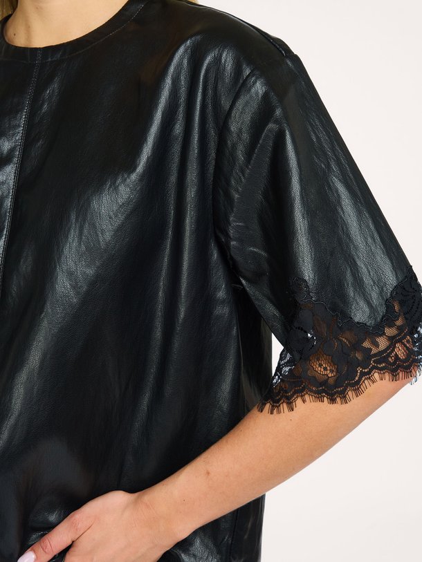 Co'Couture Gittcc Box Lace Tee Ontdek de GittCC Box Lace Tee van Co'Couture bij Orangebag. Op werkdagen voor 21:45 besteld, morgen in huis.