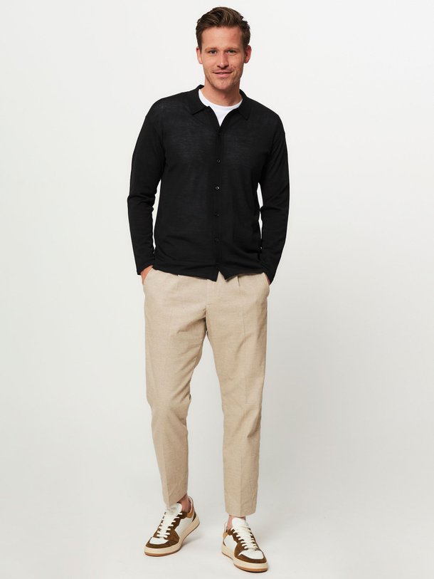 Ontdek de Bill katoenmix gemêleerde pantalon van NN.07 in de kleur zand bij Orangebag. Op werkdagen voor 21:45 besteld, morgen in huis.