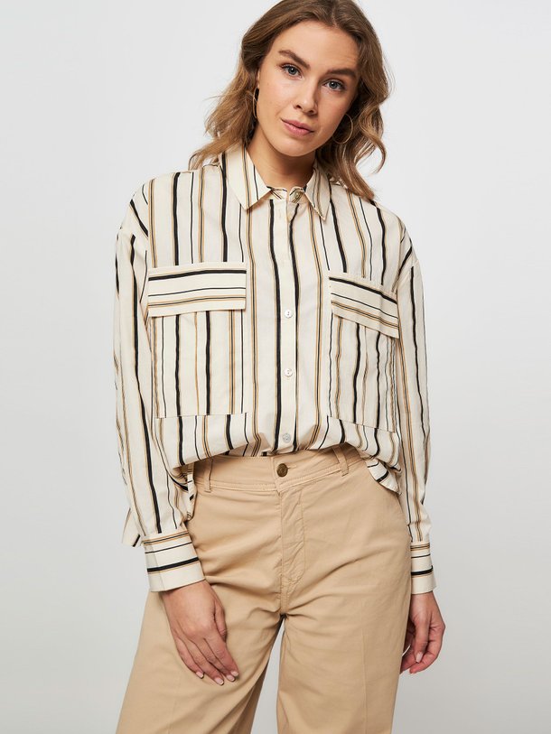 Ontdek de Katoenen poplin blouse met print van Summum in de kleur ecru bij Orangebag. Op werkdagen voor 21:45 besteld, morgen in huis.