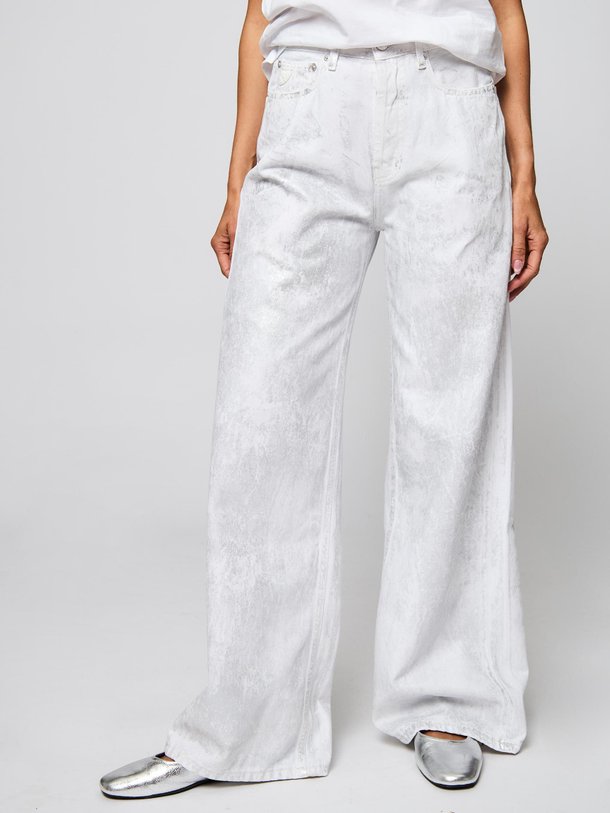 Ontdek de Skater mid waist loose fit jeans met coating van Lois in de kleur zilverkleur bij Orangebag. Op werkdagen voor 21:45 besteld, morgen in huis.