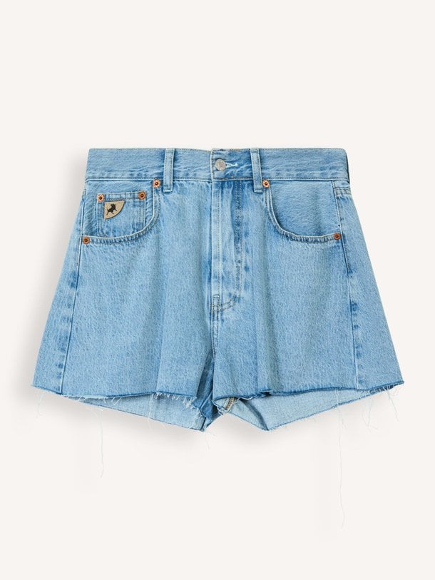 Ontdek de Sandra denim short van Lois in de kleur Blauw bij Orangebag. Op werkdagen voor 21:45 besteld, morgen in huis.