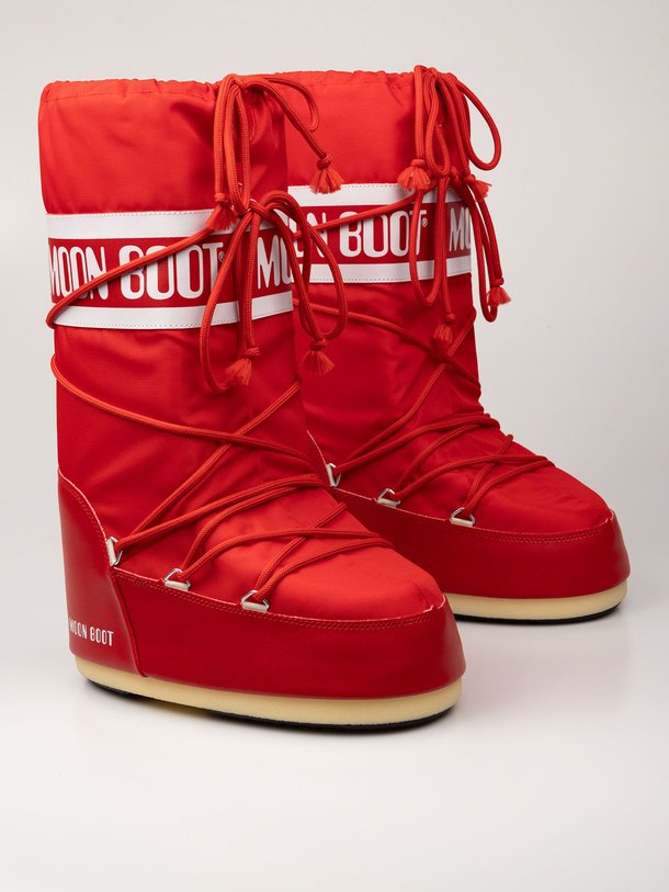 Ontdek de Hoge gewatteerde nylon snowboots van Moon Boot in de kleur rood bij Orangebag. Op werkdagen voor 21:45 besteld, morgen in huis.