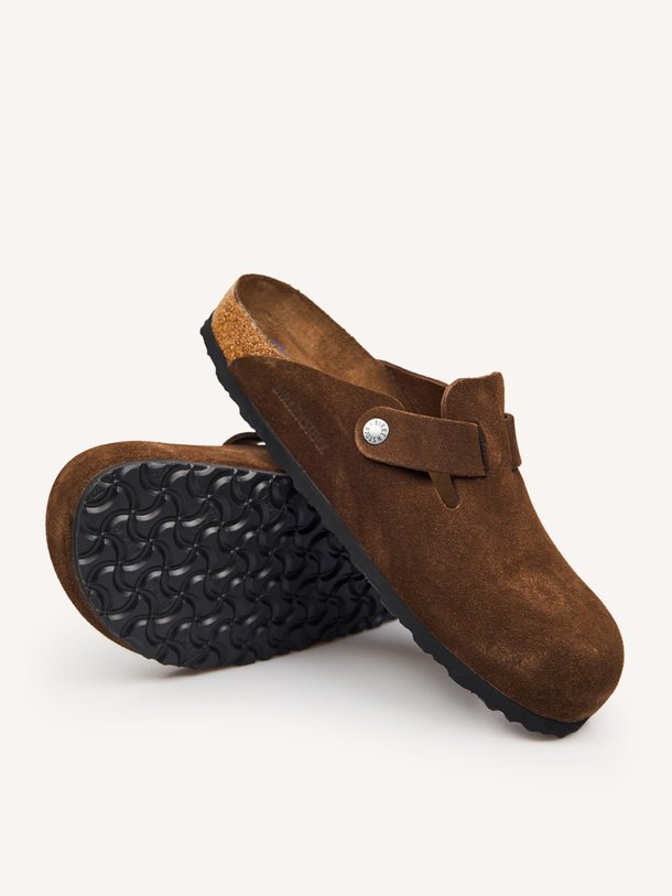 Ontdek de Boston suède instappers van Birkenstock in de kleur Donkerbruin bij Orangebag. Op werkdagen voor 21:45 besteld, morgen in huis.