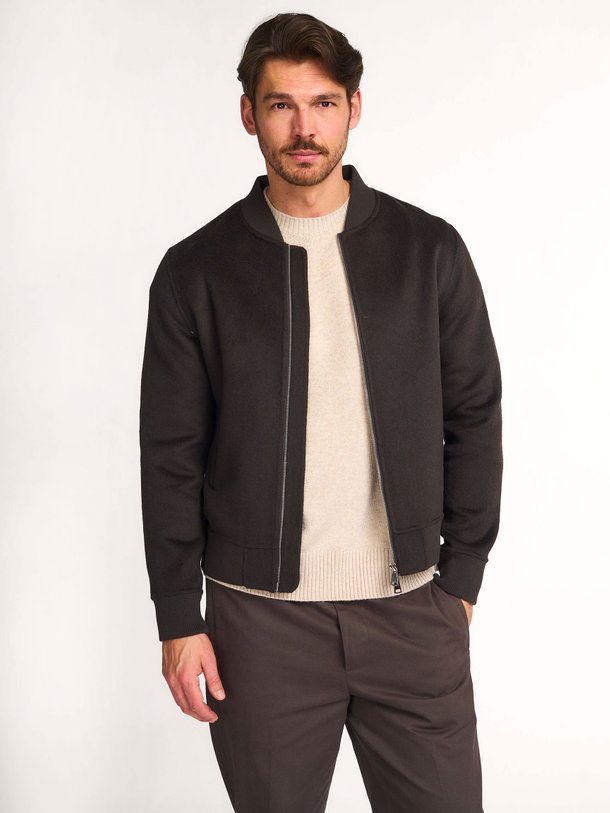 Ontdek de Mick wolmix bomber jack van Alter Ego in de kleur Donkerbruin bij Orangebag. Op werkdagen voor 21:45 besteld, morgen in huis.