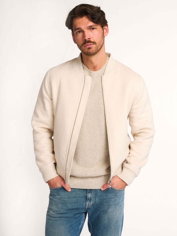 Ontdek de Mick wolmix bomber jack van Alter Ego in de kleur Crème bij Orangebag. Op werkdagen voor 21:45 besteld, morgen in huis.