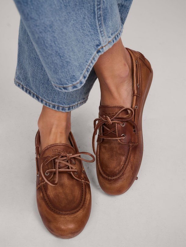 Ontdek de Lederen loafers van Posa in de kleur bruin bij Orangebag. Op werkdagen voor 21:45 besteld, morgen in huis.