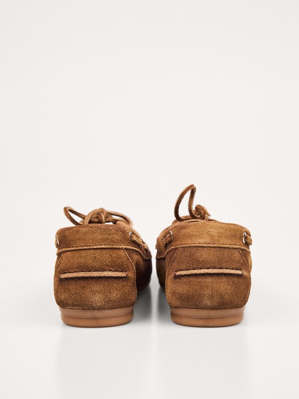 Ontdek de Suéde loafers van Posa in de kleur donkerbruin bij Orangebag. Op werkdagen voor 21:45 besteld, morgen in huis.