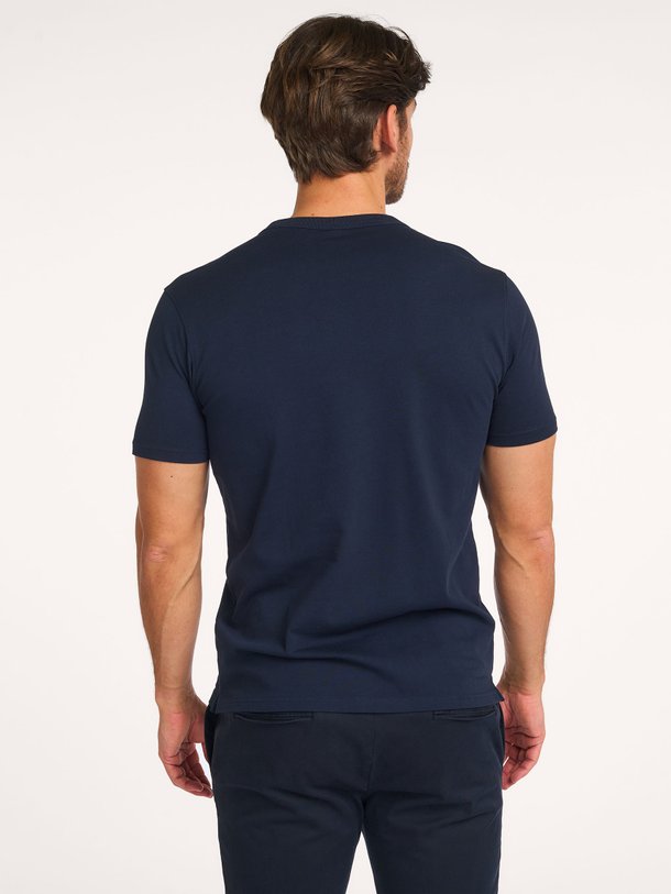 Ontdek de Katoenen T-shirt van Profuomo in de kleur donkerblauw bij Orangebag. Op werkdagen voor 21:45 besteld, morgen in huis.