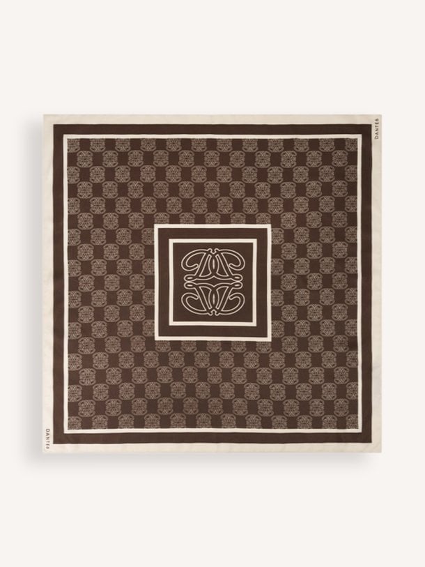 Ontdek de Monogram geweven sjaal met dessin van Dante 6 in de kleur Bruin bij Orangebag. Op werkdagen voor 21:45 besteld, morgen in huis.