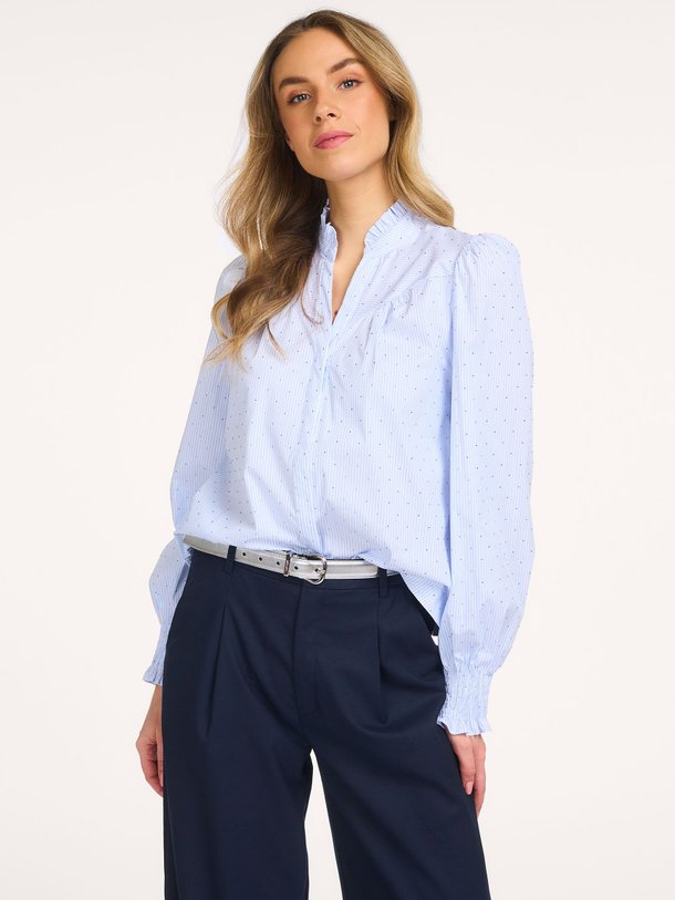 Ontdek de Astrida katoenmix gestreepte blouse met strass van Neo Noir in de kleur Lichtblauw bij Orangebag. Op werkdagen voor 21:45 besteld, morgen in huis.