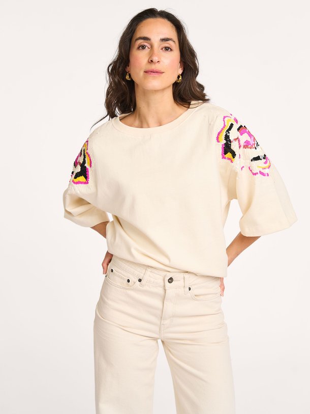 Ontdek de Katoenmix trui van Summum in de kleur off-white bij Orangebag. Op werkdagen voor 21:45 besteld, morgen in huis.