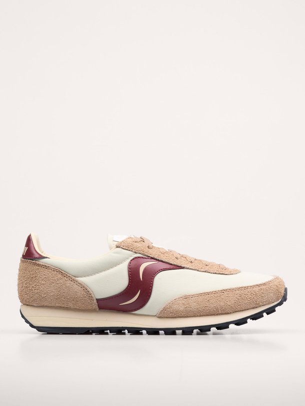 Ontdek de Trainer 80 suède sneakers van Saucony in de kleur bordeauxrood bij Orangebag. Op werkdagen voor 21:45 besteld, morgen in huis.