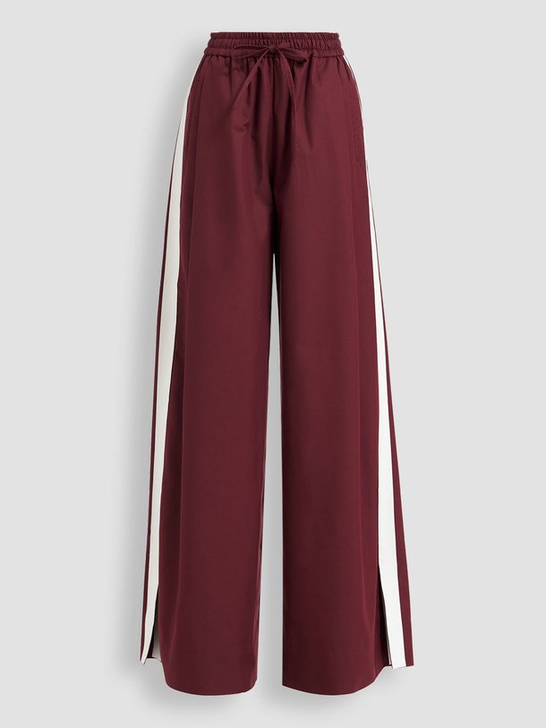 Ontdek de Fleetwoodmac katoenmix broek van Essentiel Antwerp in de kleur bordeauxrood bij Orangebag. Op werkdagen voor 21:45 besteld, morgen in huis.