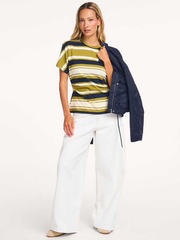 Ontdek de Urban katoenmix gestreept T-shirt van Modstrom in de kleur Groen bij Orangebag. Op werkdagen voor 21:45 besteld, morgen in huis.