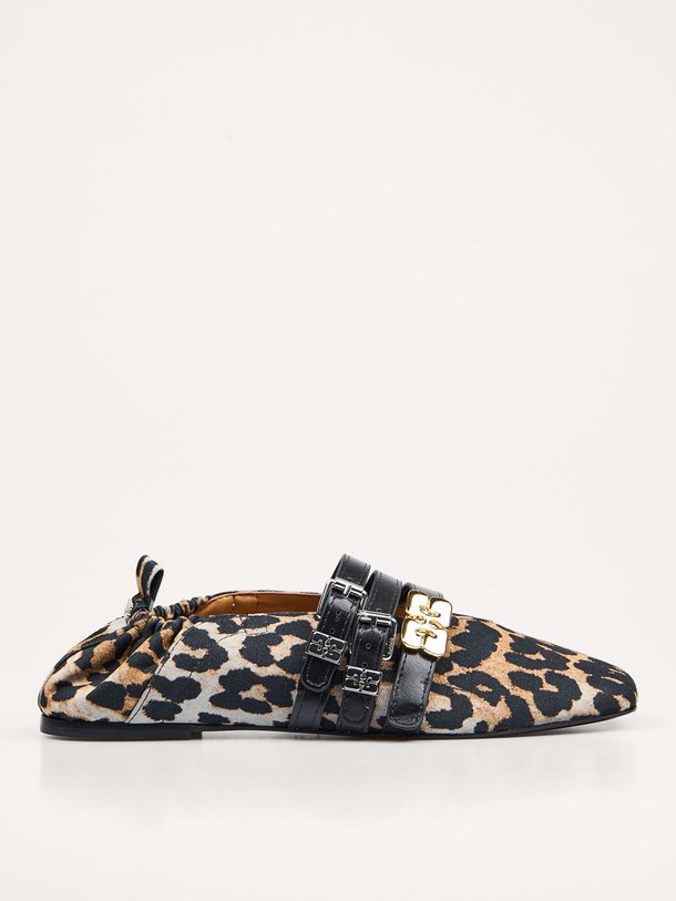 Ontdek de Ballerina's met leopard dessin van Ganni in de kleur Bruin bij Orangebag. Op werkdagen voor 21:45 besteld, morgen in huis.