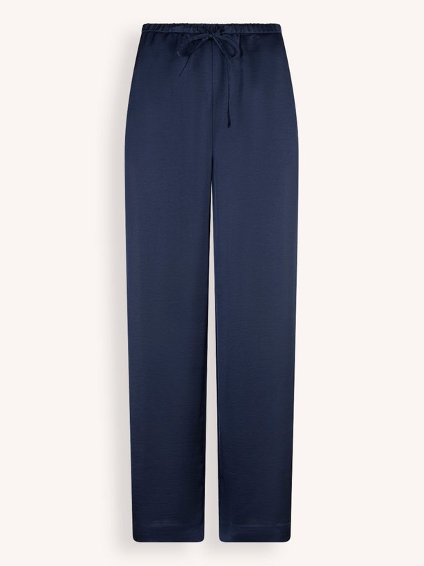 Ontdek de Dare geweven satijnlook broek van Dante 6 in de kleur Donkerblauw bij Orangebag. Op werkdagen voor 21:45 besteld, morgen in huis.
