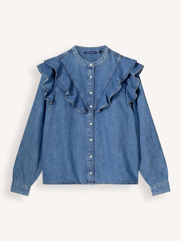 Ontdek de Denim blouse met ruches van Summum in de kleur blauw bij Orangebag. Op werkdagen voor 21:45 besteld, morgen in huis.