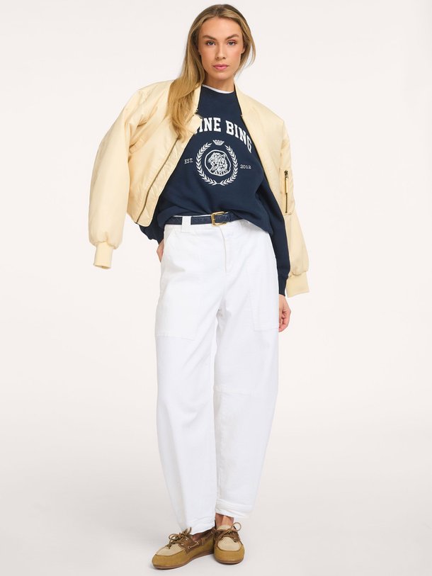 Ontdek de Miles katoenen sweater met print van Anine Bing in de kleur Donkerblauw bij Orangebag. Op werkdagen voor 21:45 besteld, morgen in huis.