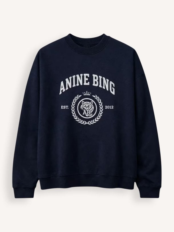 Ontdek de Miles katoenen sweater met print van Anine Bing in de kleur Donkerblauw bij Orangebag. Op werkdagen voor 21:45 besteld, morgen in huis.