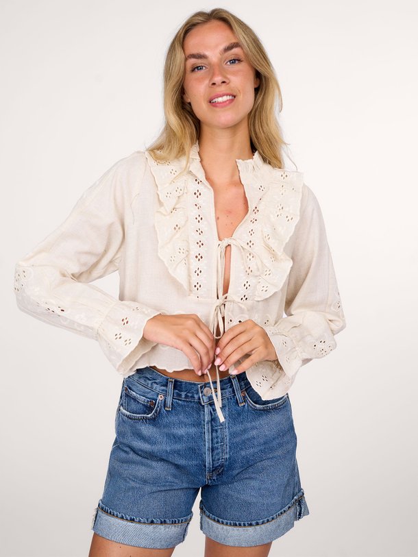 Ontdek de Davenport katoen/linnenmix blouse van Lollys Laundry in de kleur ecru bij Orangebag. Op werkdagen voor 21:45 besteld, morgen in huis.